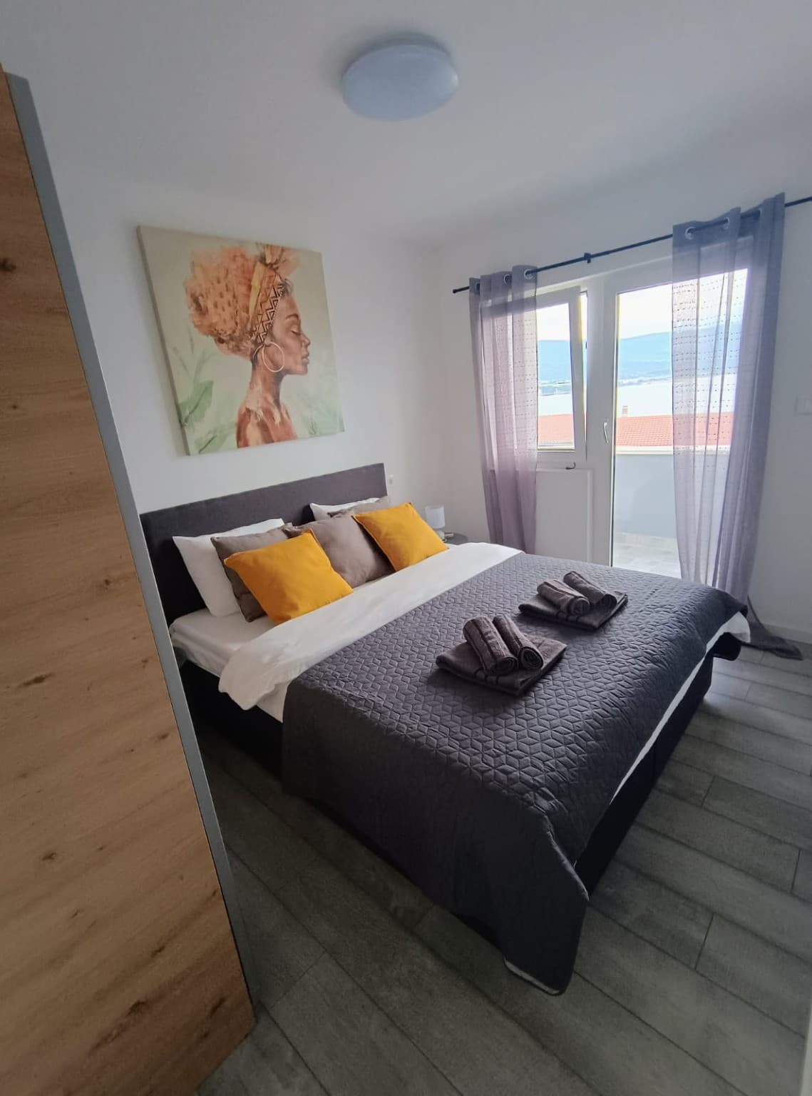 Luxury sea view apartment with jacuzzi